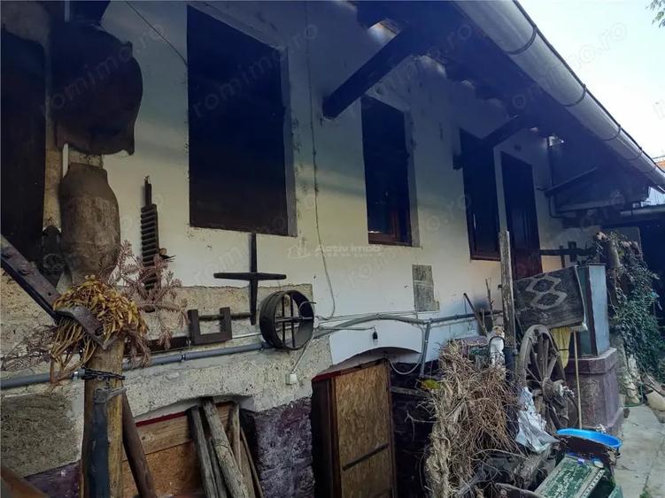 Casă cu Teren 744 Mp în Ilidia
