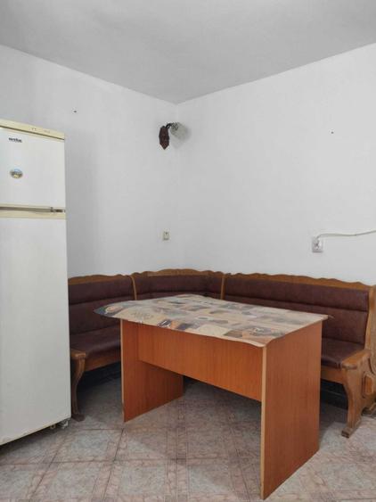 Apartament cu 3 camere decomandat în 1 Mai