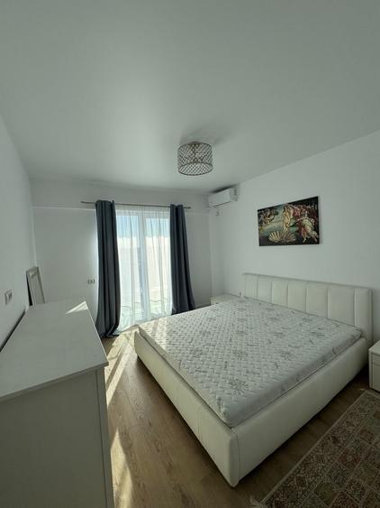 Apartament cu 3 camere decomandat, mobilat în Parcul Carol