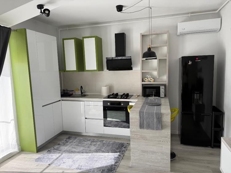 Apartament cu 2 camere decomandat, mobilat în Central