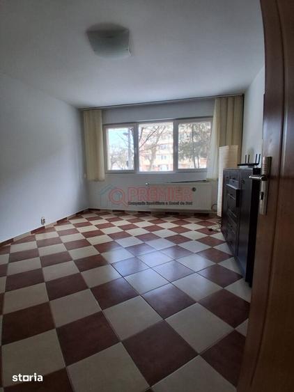 Garsonieră decomandată în Cantemir