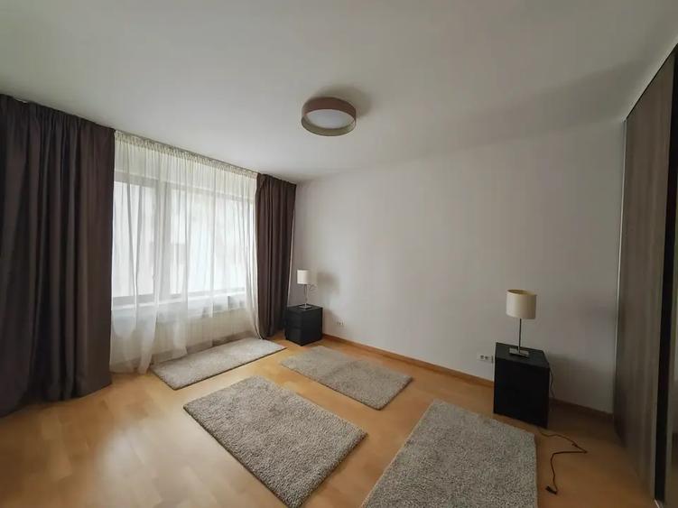 Apartament cu 3 camere semidecomandat, mobilat în Kiseleff
