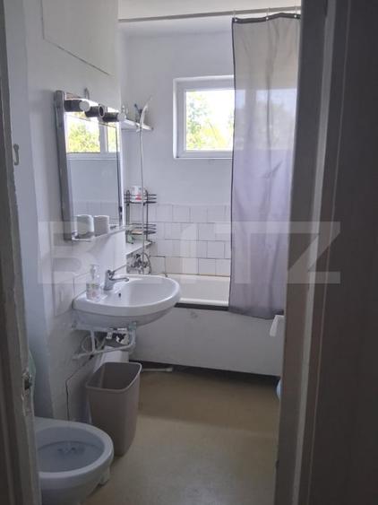 Apartament cu 2 camere semidecomandat, mobilat în Podu Roș