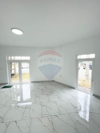 Spațiu comercial, de 50 mp, în Pârneava