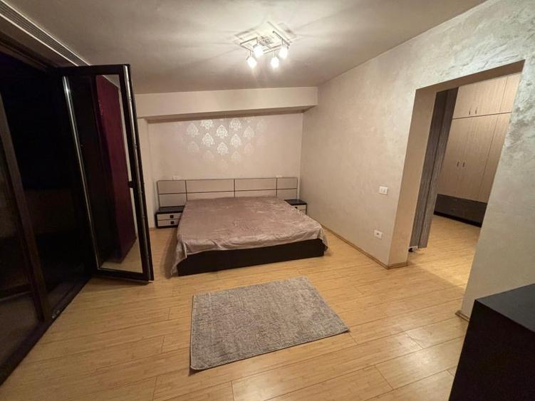 Apartament cu 4 camere decomandat, mobilat în Independenței