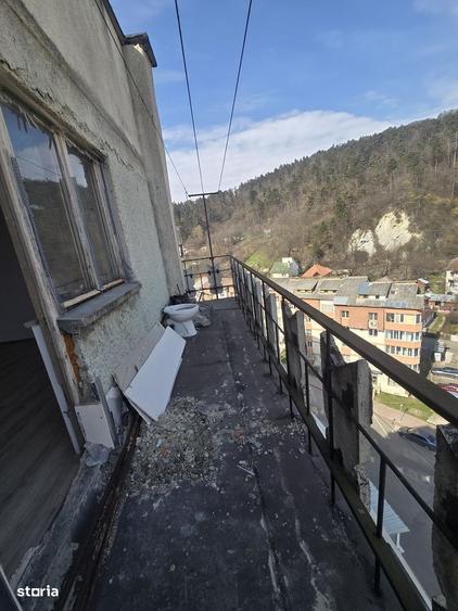 Garsonieră decomandată în Central