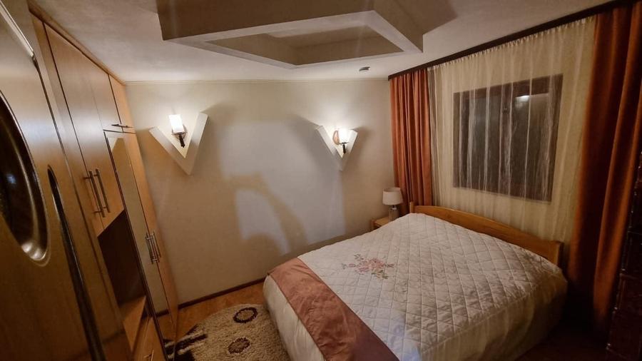 Casă cu 4 camere în Vama