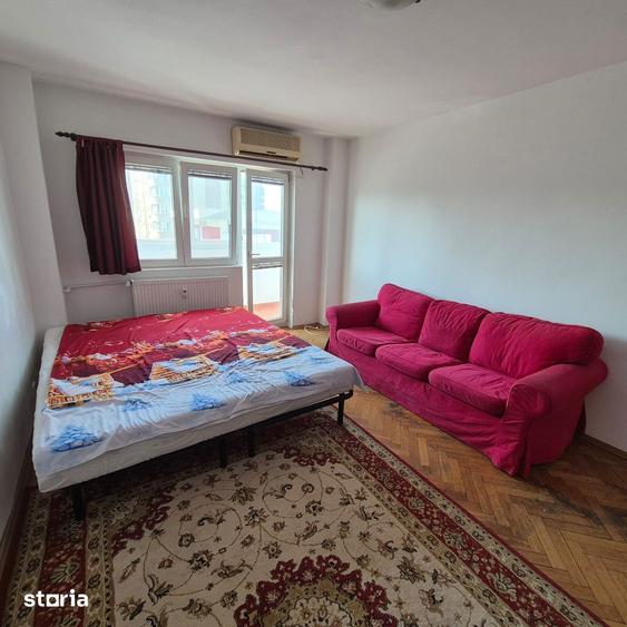 Apartament cu 3 camere decomandat în Tei