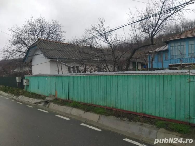 Casă cu Teren 1800 Mp în Muntenii de Jos