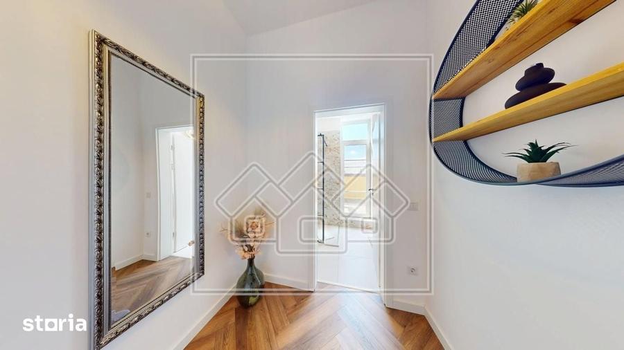 Apartament cu 3 camere decomandat în Est