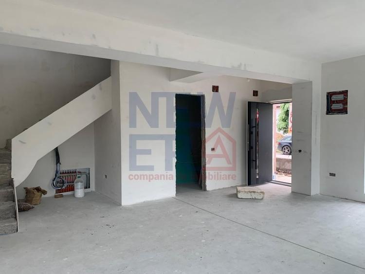 Duplex cu 4 camere cu Canalizare în Chitila