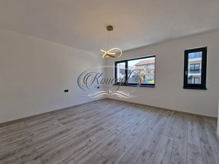 Duplex cu 6 camere cu Canalizare în Europa