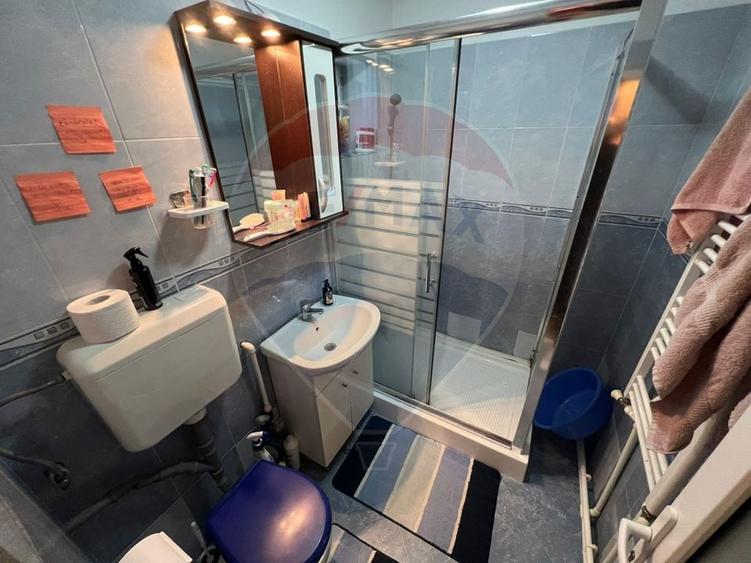 Apartament cu 3 camere decomandat, mobilat în Sud