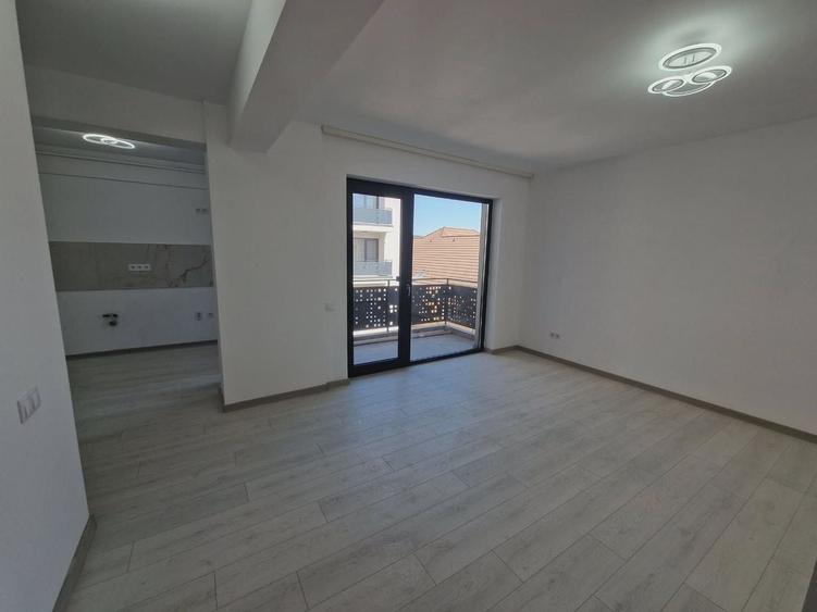Apartament cu 3 camere semidecomandat în Someșeni