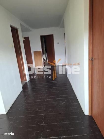 Casă cu 4 camere cu Teren 1521 Mp în Poiana