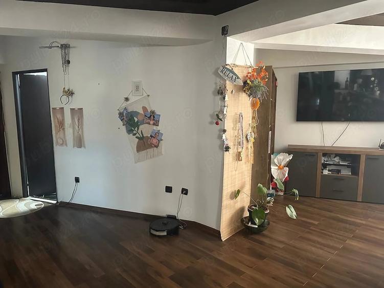 Apartament cu 4 camere decomandat în Central