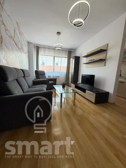 Apartament cu 3 camere semidecomandat, mobilat în Semicentral