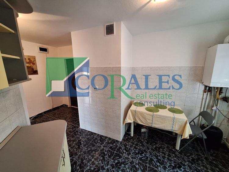 Apartament cu 3 camere semidecomandat, mobilat în Baba-Dochia