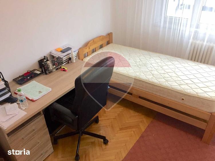 Apartament cu 3 camere decomandat în Independenței