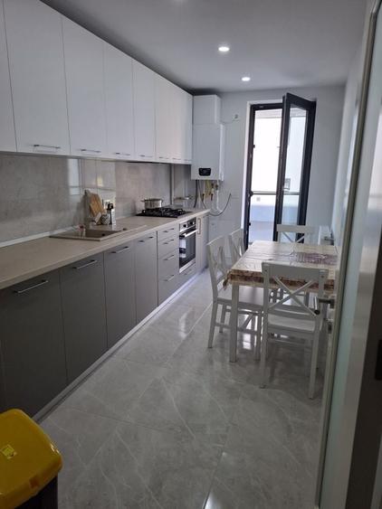 Apartament cu 2 camere decomandat în Palazu Mare