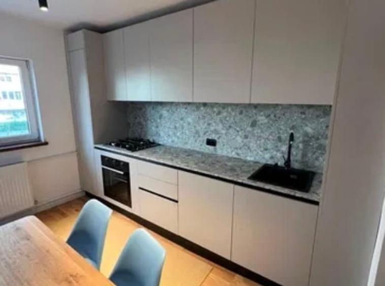 Apartament cu 2 camere decomandat în Turda