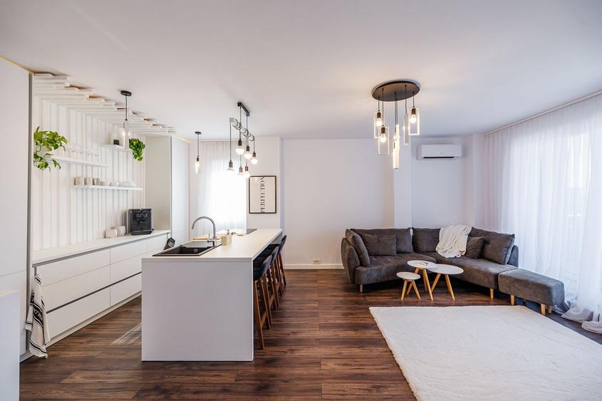 Penthouse cu 2 camere semidecomandat, mobilat în Aradului