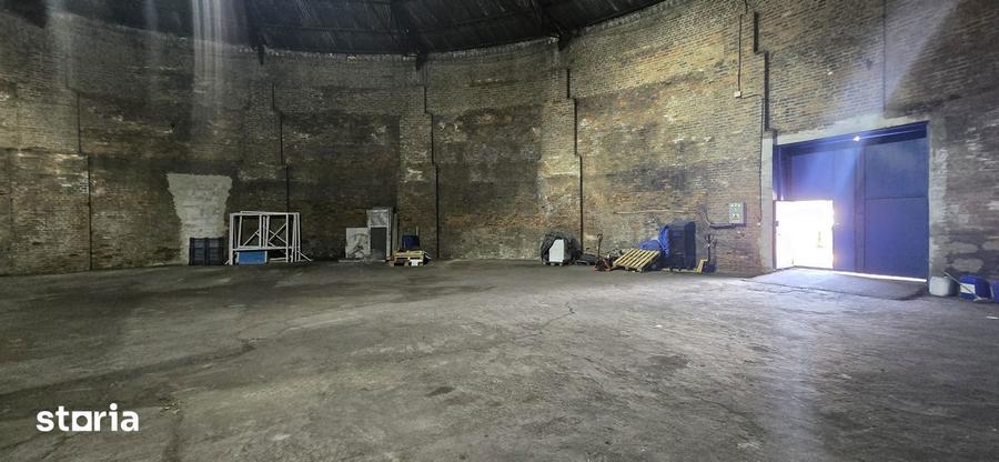Spațiu comercial, de 800 mp, în Zona Industrială