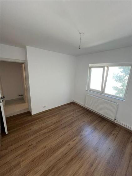 Apartament cu 2 camere decomandat în Nicolina