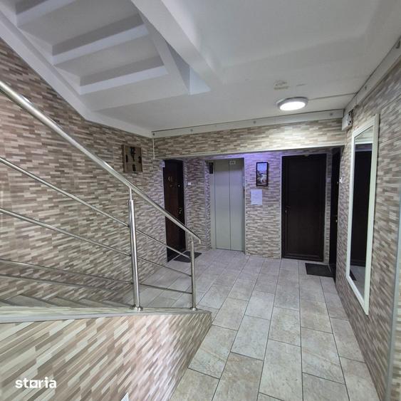 Apartament cu 3 camere decomandat în Tei