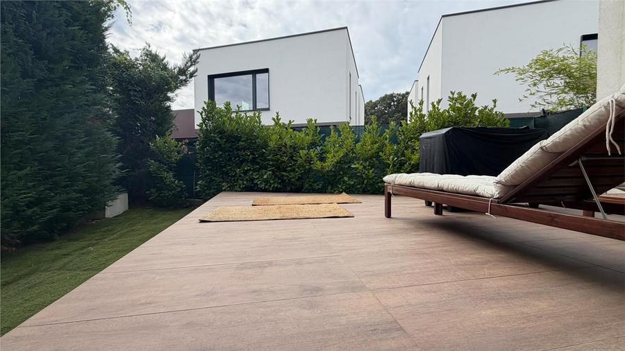 Casă individuală cu 4 camere cu Canalizare în Corbeanca