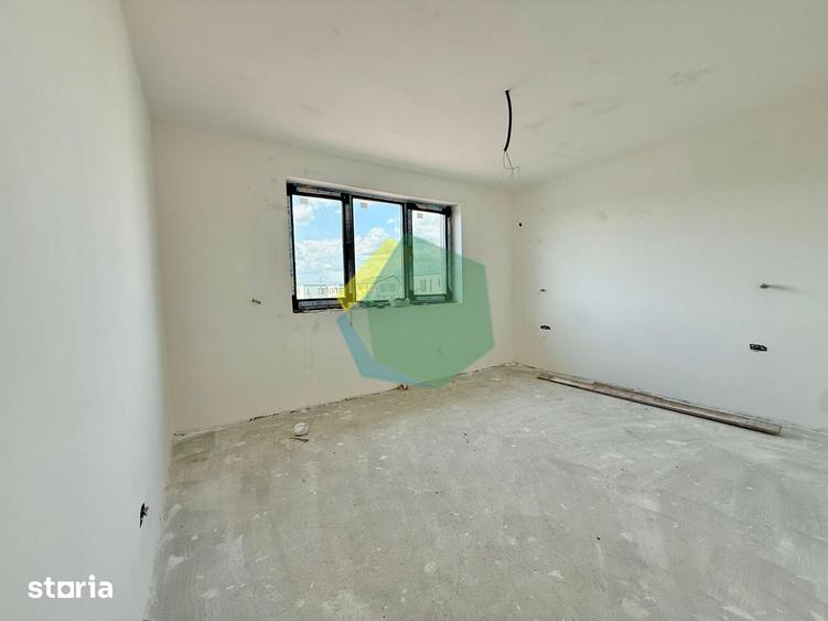 Casă cu 5 camere cu Teren 650 Mp în Odăi