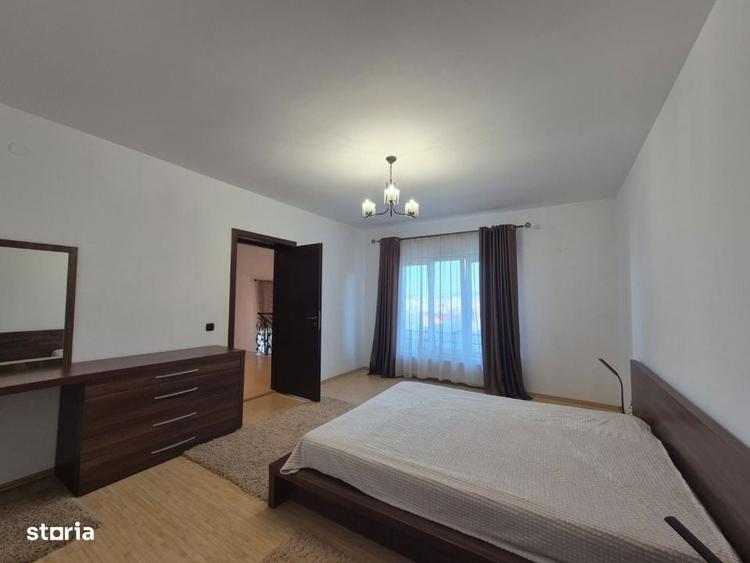 Casă cu 4 camere în Dâmbul Rotund