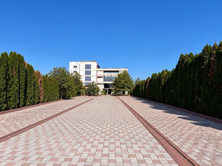 Cladire medicala / comerciala aprox. 5.700 mp utili + curte proprie inchiriere integrala - 2