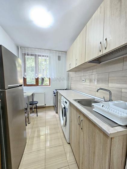 Apartament cu 2 camere semidecomandat, mobilat în Tineretului