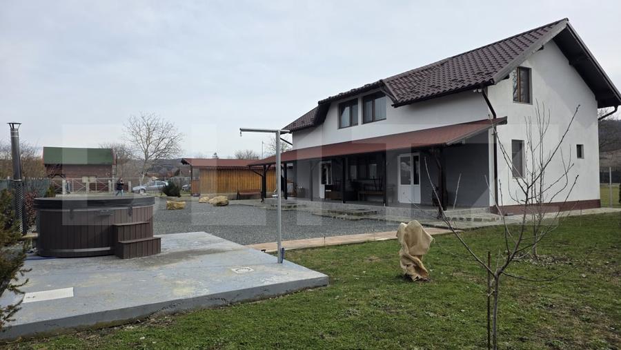 Casă individuală cu 6 camere cu Canalizare în Ocna Mureș