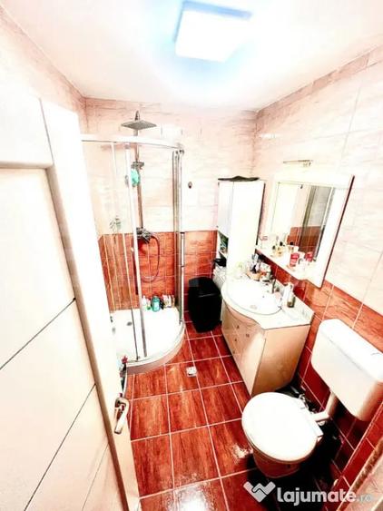 Apartament cu 4 camere decomandat în Central
