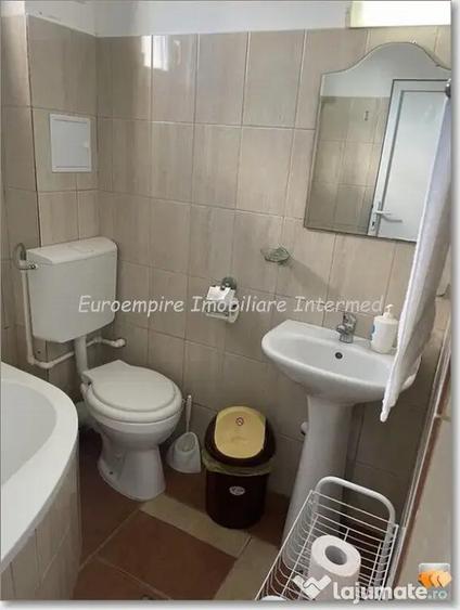 Casă cu 7 camere cu Teren 190 Mp în Central
