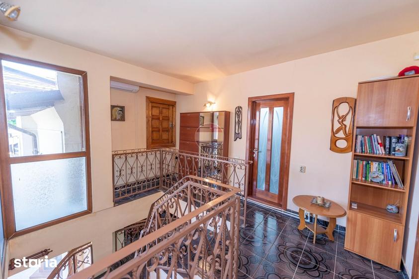 Casă cu 6 camere cu Teren 1000 Mp în Central