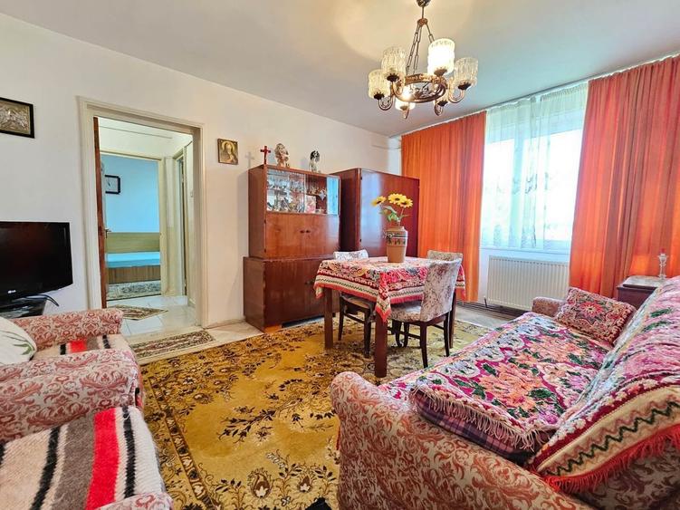 Apartament cu 2 camere decomandat în Negru Vodă