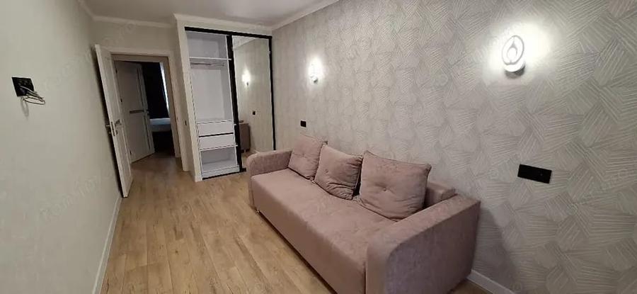 Apartament cu 3 camere în Gheorghe Lazăr