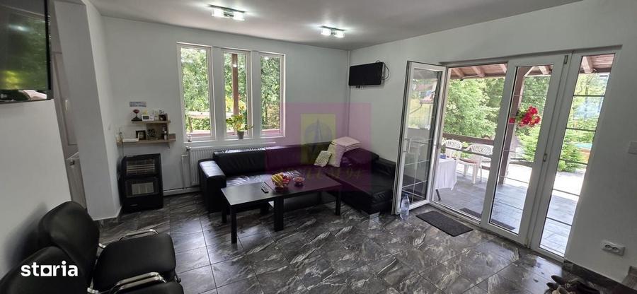 Casă cu 4 camere în Trăisteni