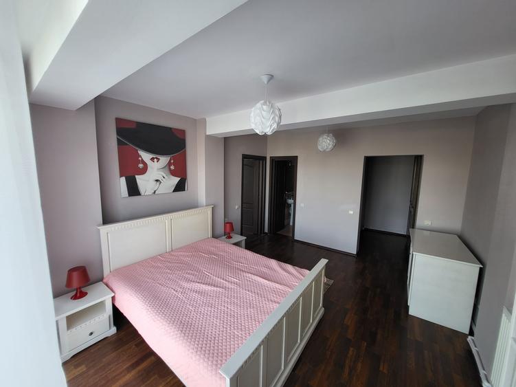 Apartament cu 2 camere semidecomandat, mobilat în Bucium