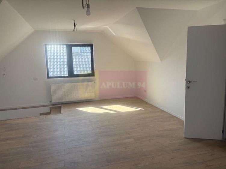 Casă cu 5 camere în Domnești