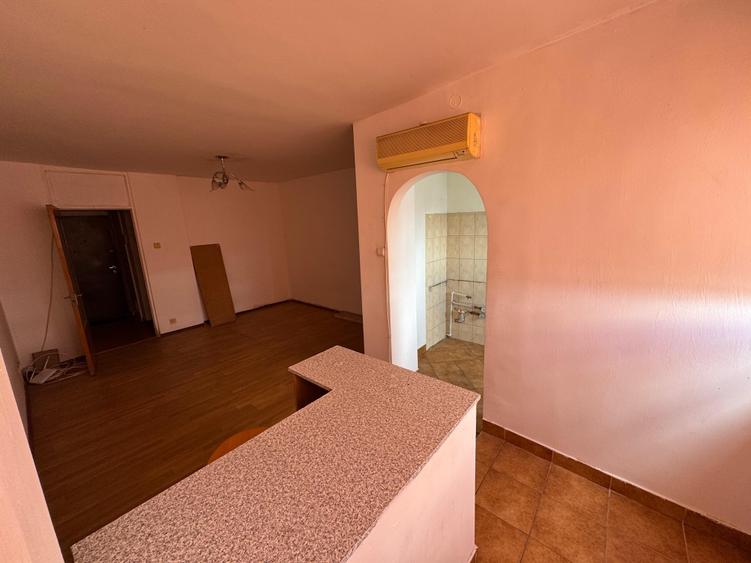 Garsonieră decomandată în Drumul Taberei