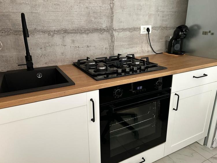 Apartament cu 2 camere decomandat, mobilat în Universitate