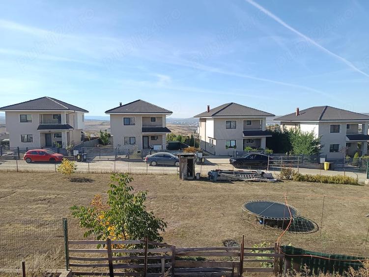 Teren de 500 mp, în Dezmir