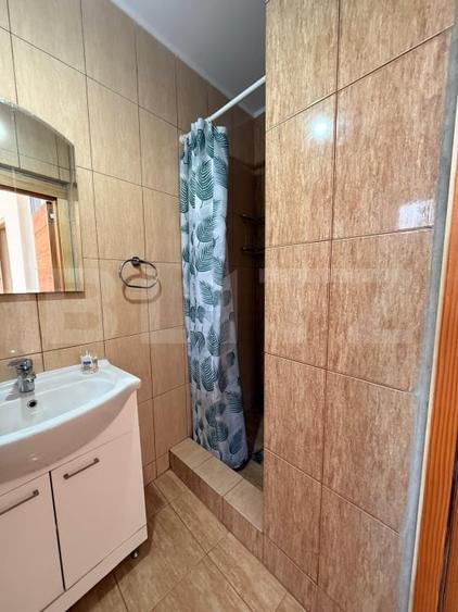 Casă individuală cu 4 camere cu Canalizare în Cristian