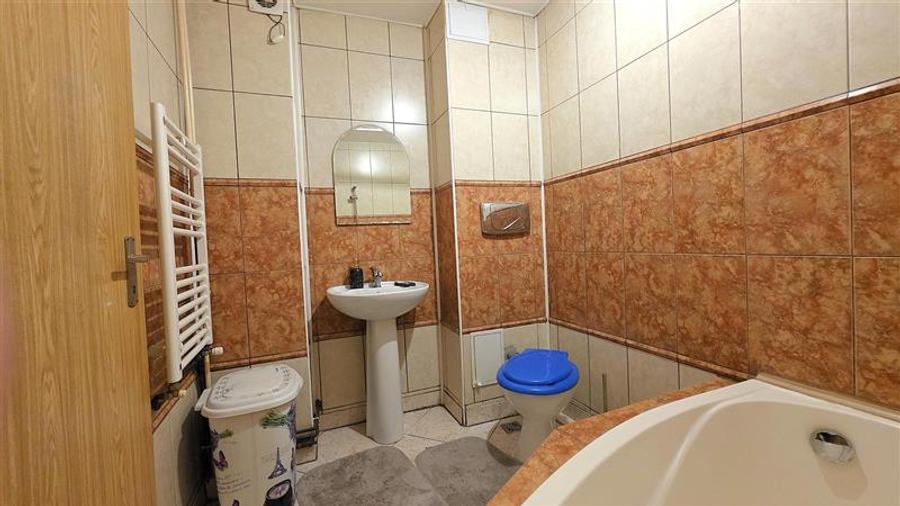 Apartament cu 2 camere decomandat în Triaj