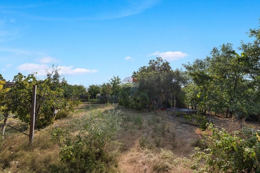 Casă individuală cu 4 camere cu Teren 550 Mp în Central