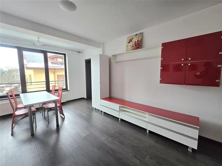 Apartament cu 3 camere decomandat în Bucureștii Noi